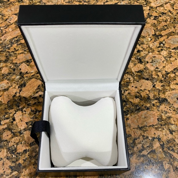 Gucci Other - Gucci watch box set